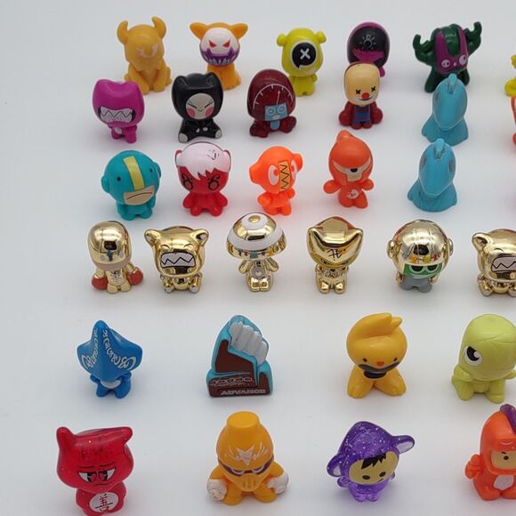 Gogo's Crazy Bones Mixed Lot of 50 Figures - Picture 2 of 7